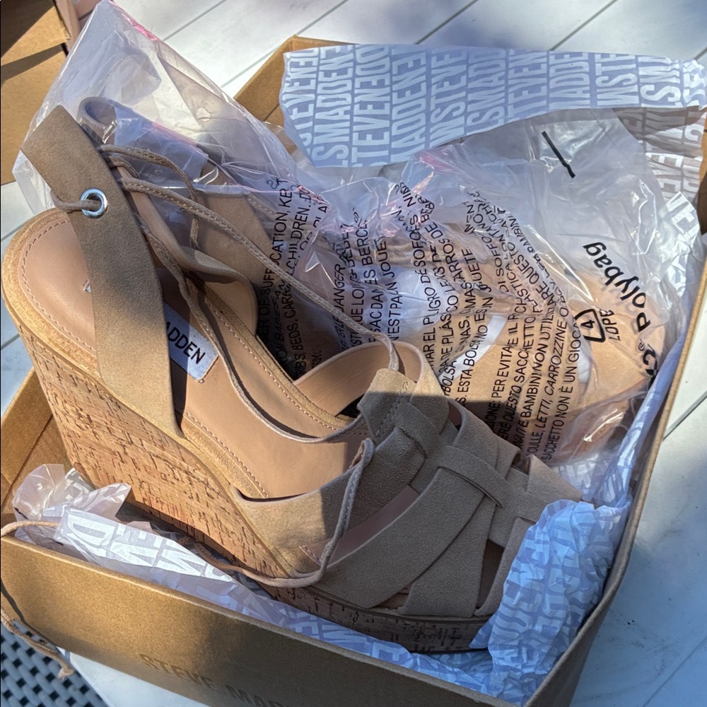 Steve Madden Beige Wedge Sandals